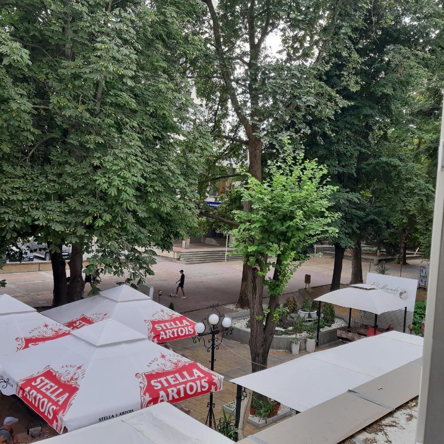 Апартамент "Рая" Dobrich Bagian luar foto